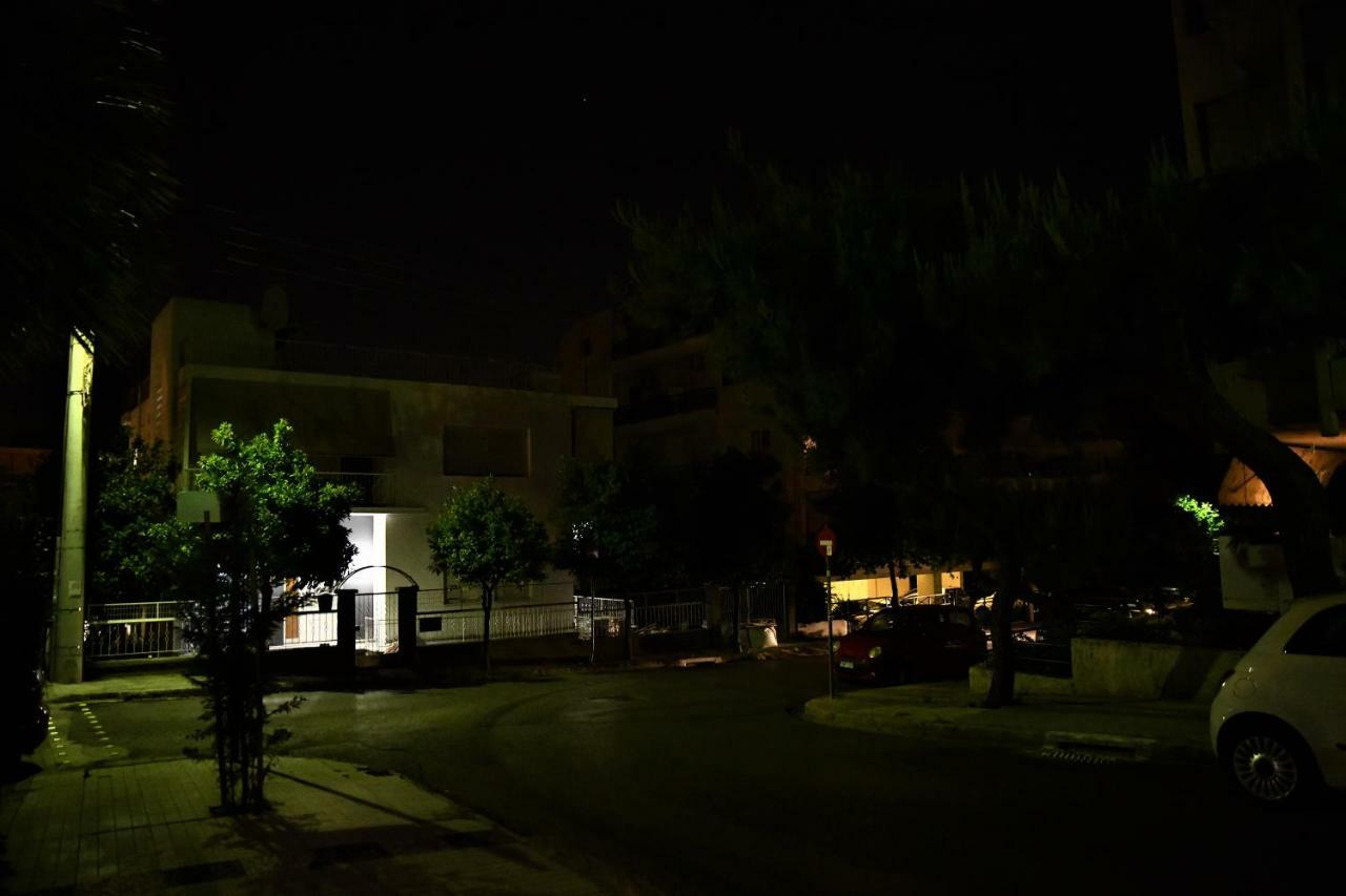 Zefyros Super Cool Next To Alimos Riviera * Athens