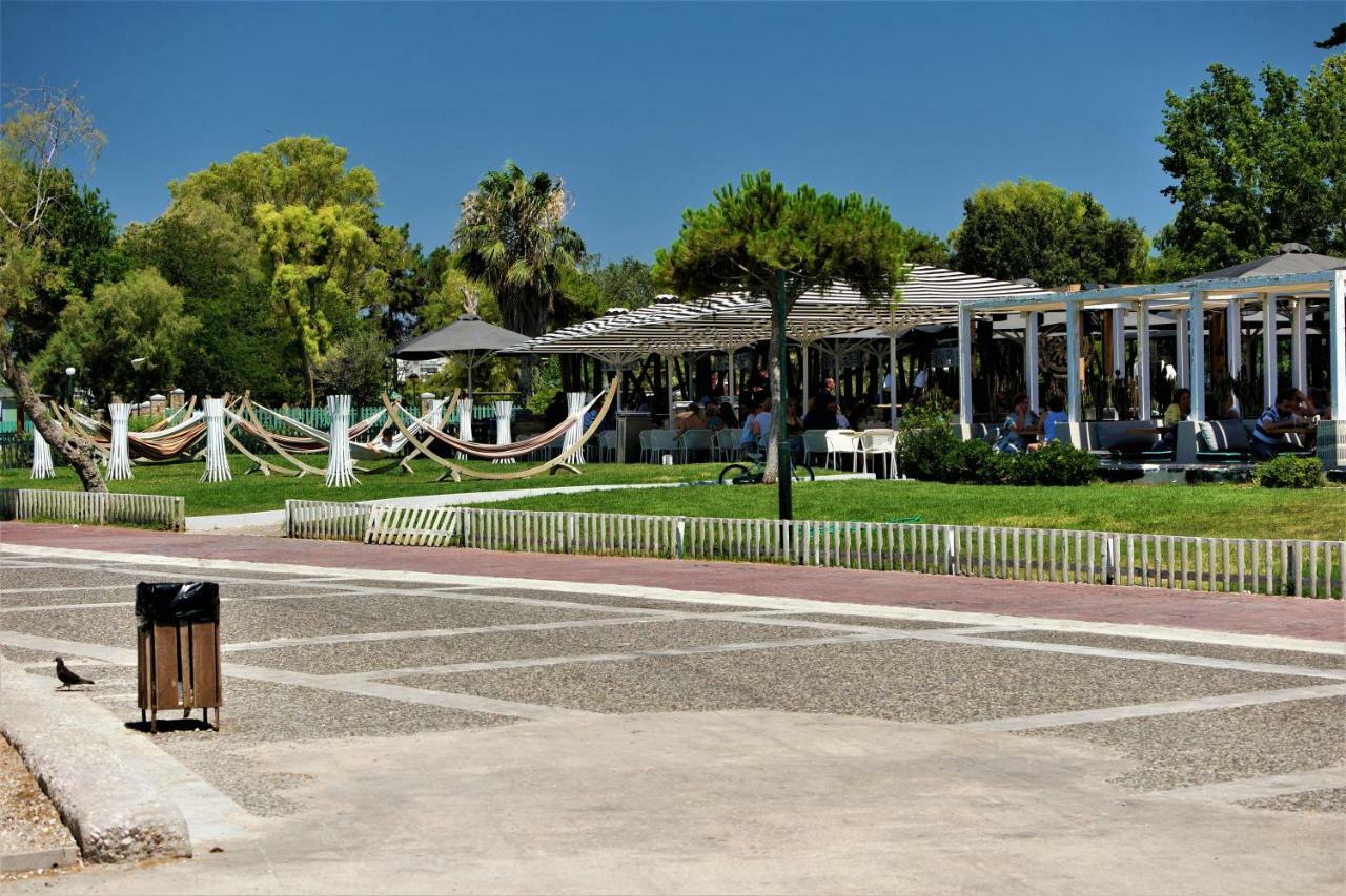 Zefyros Super Cool Next To Alimos Riviera *