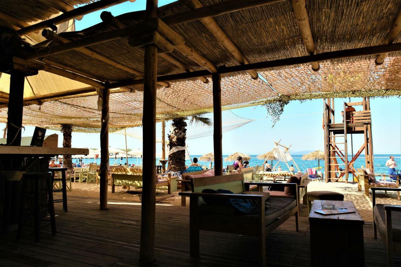 Zefyros Super Cool Next To Alimos Riviera *